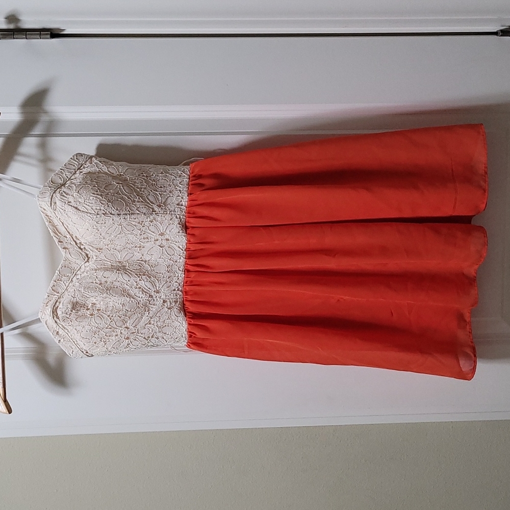 City triangles size 3 dress.